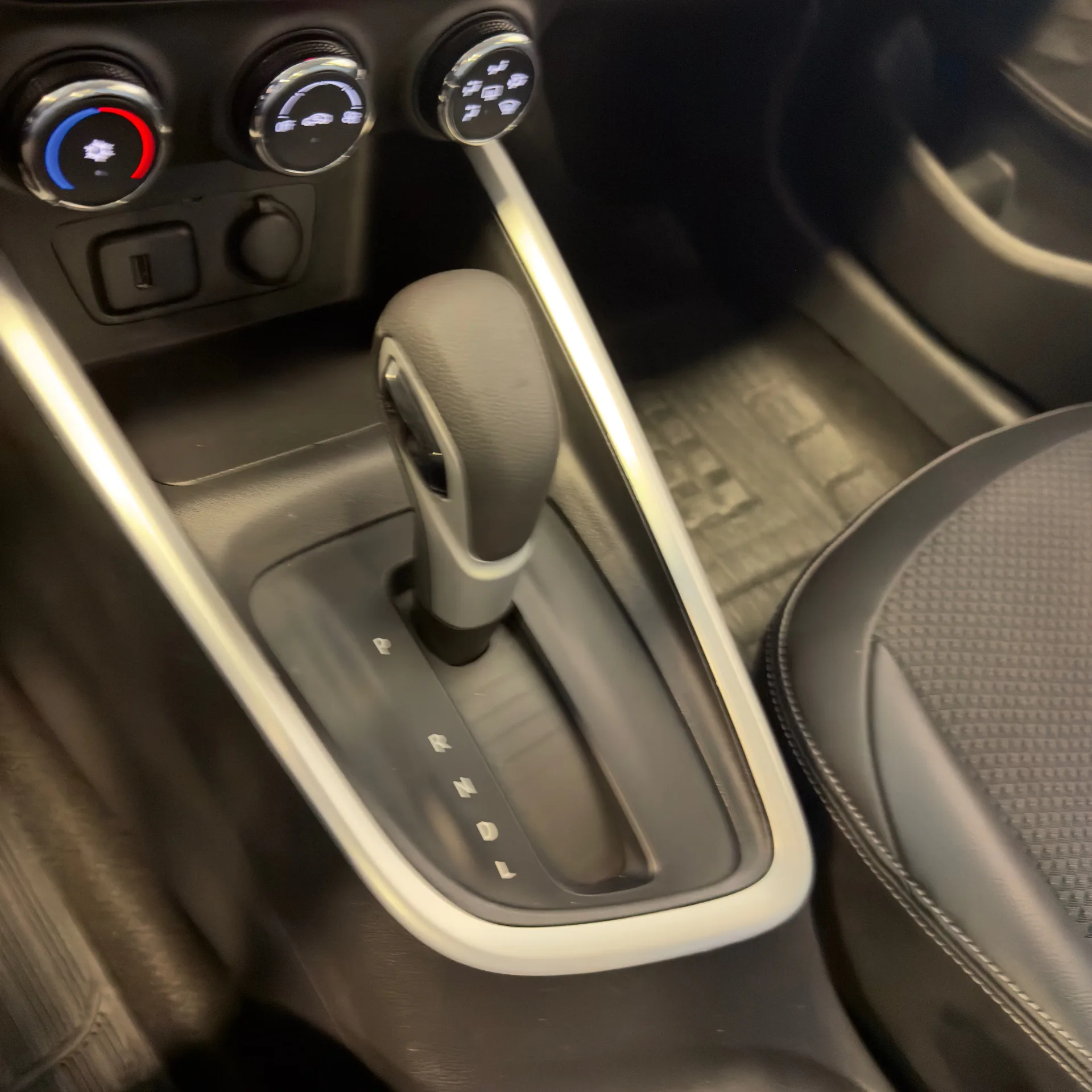 Chevrolet Onix — foto 4