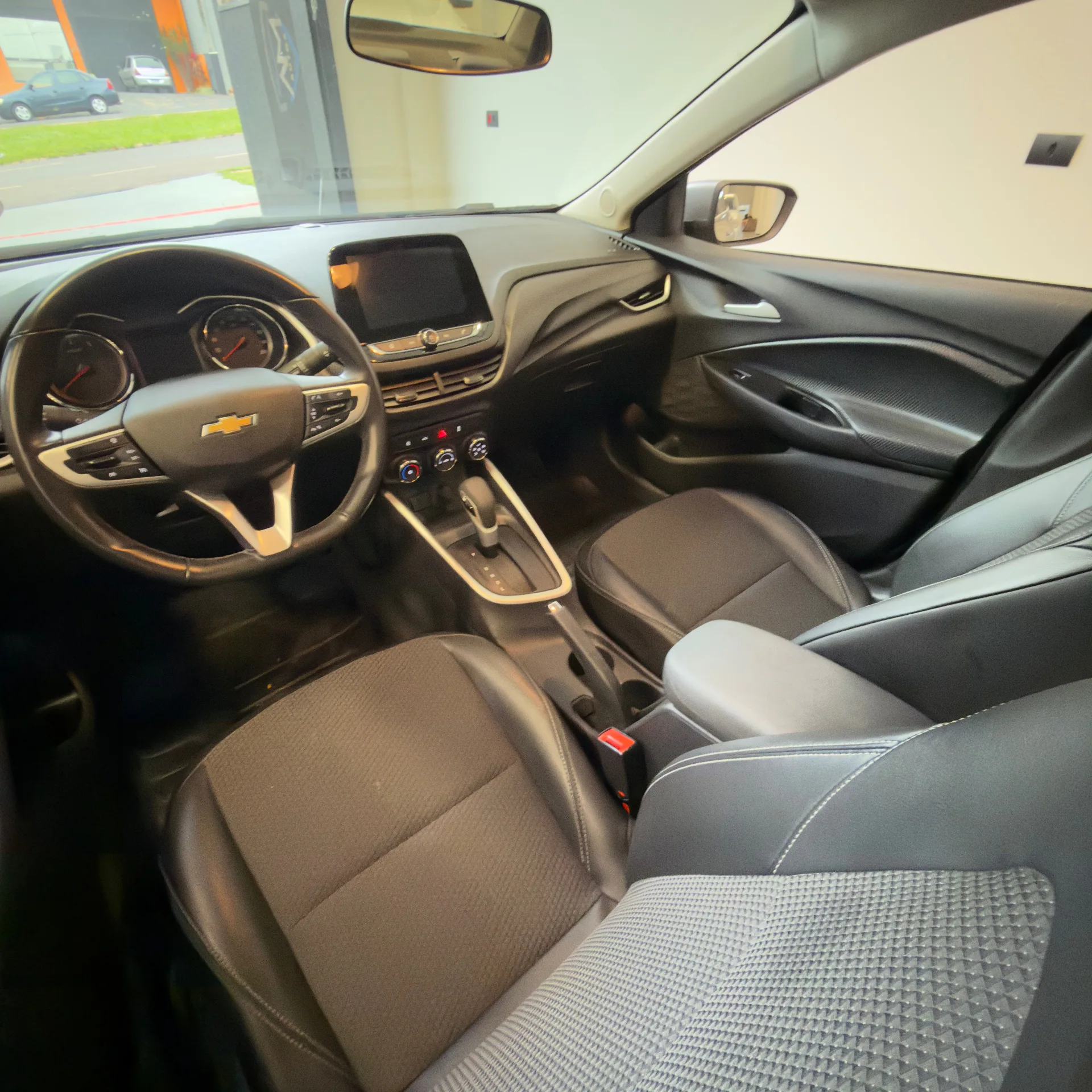 Chevrolet Onix — foto 5