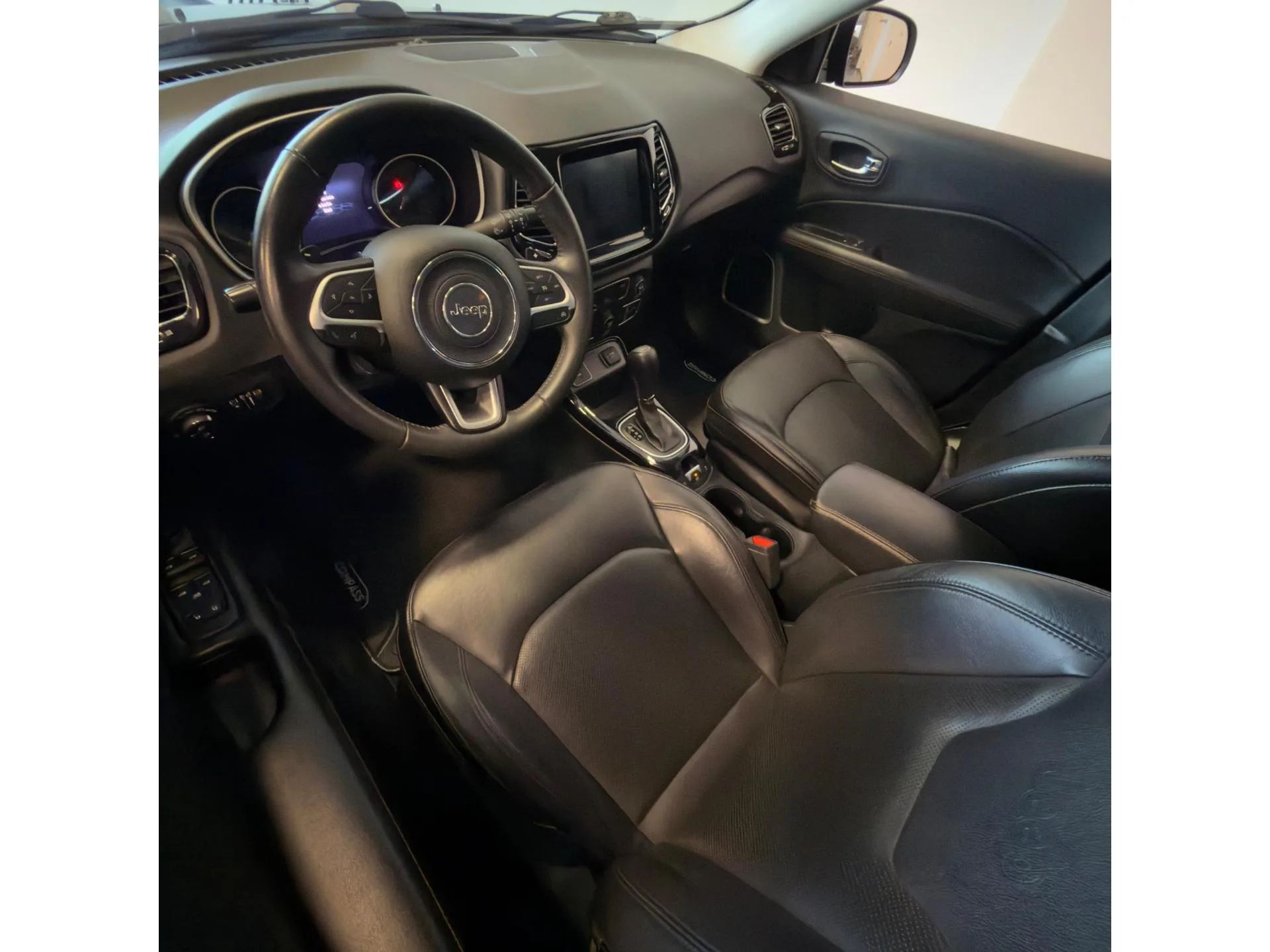 Jeep Compass — foto 13