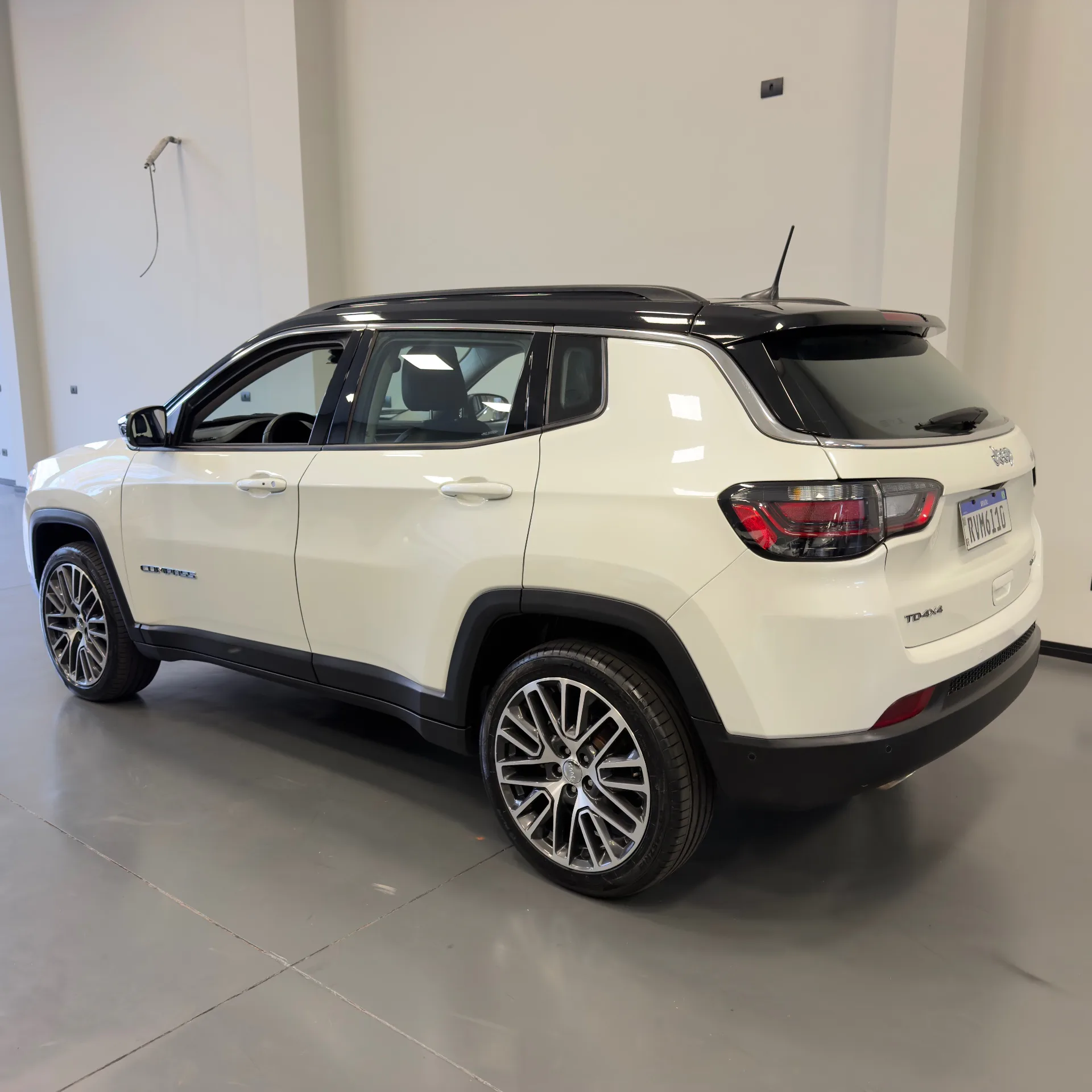 Jeep Compass — foto 15