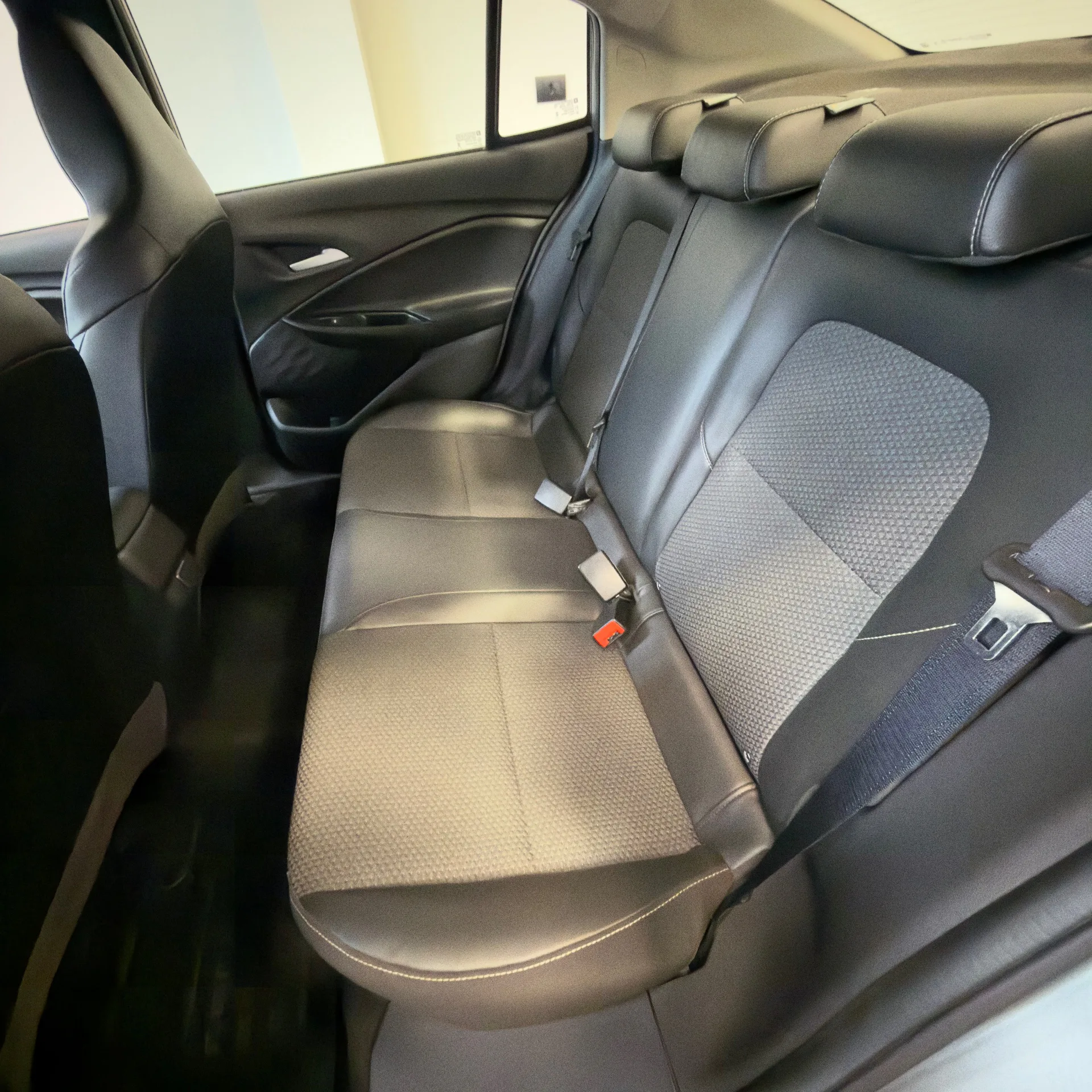 Chevrolet Onix — foto 6