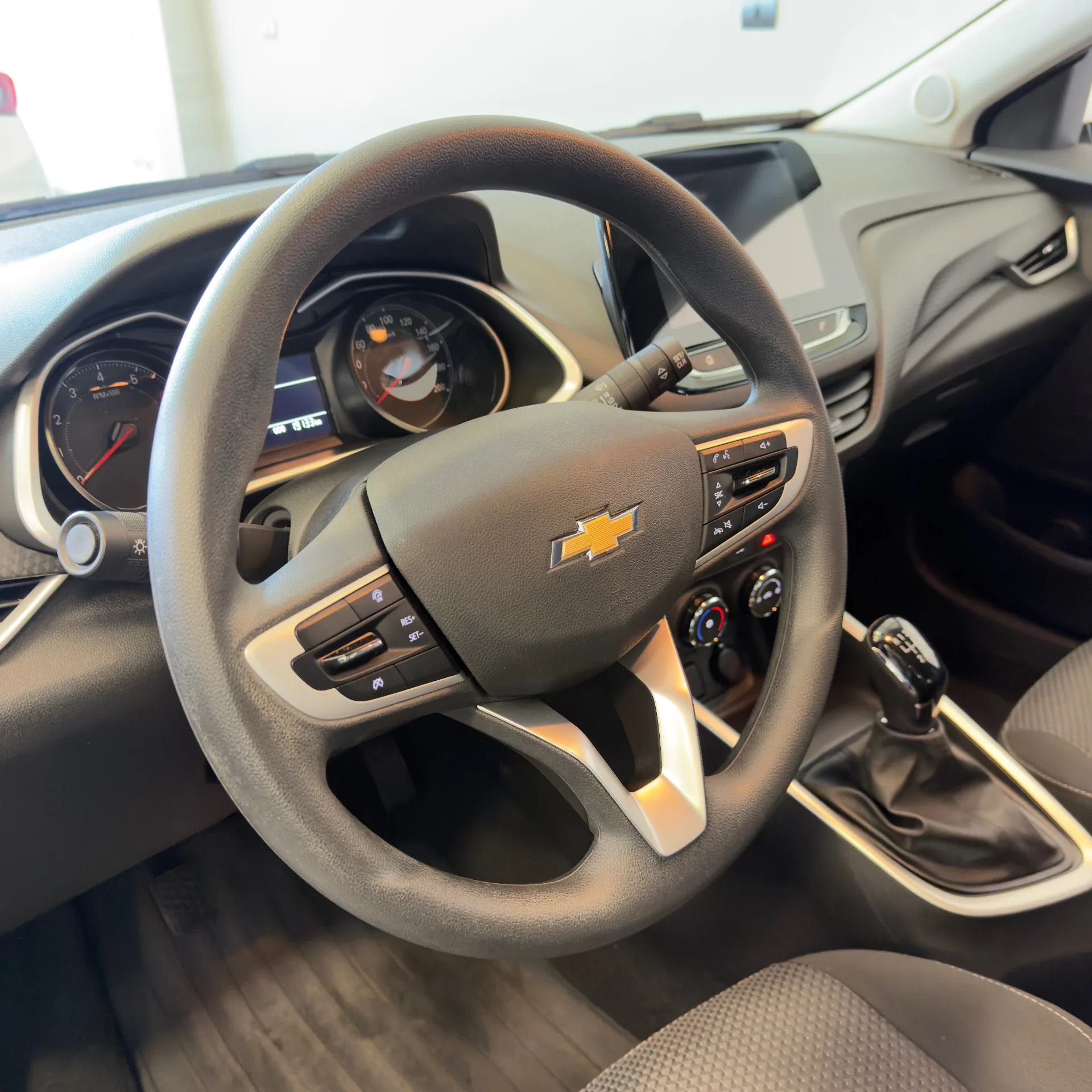Chevrolet Onix — foto 6