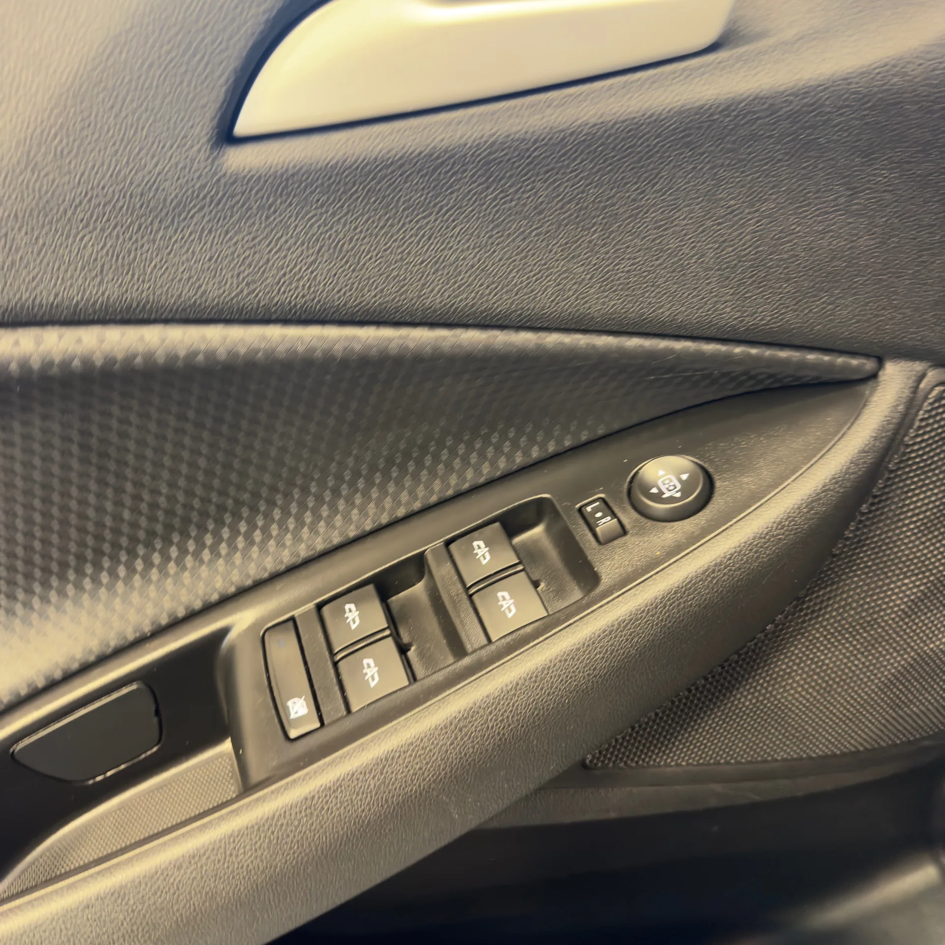 Chevrolet Onix1 — foto 7