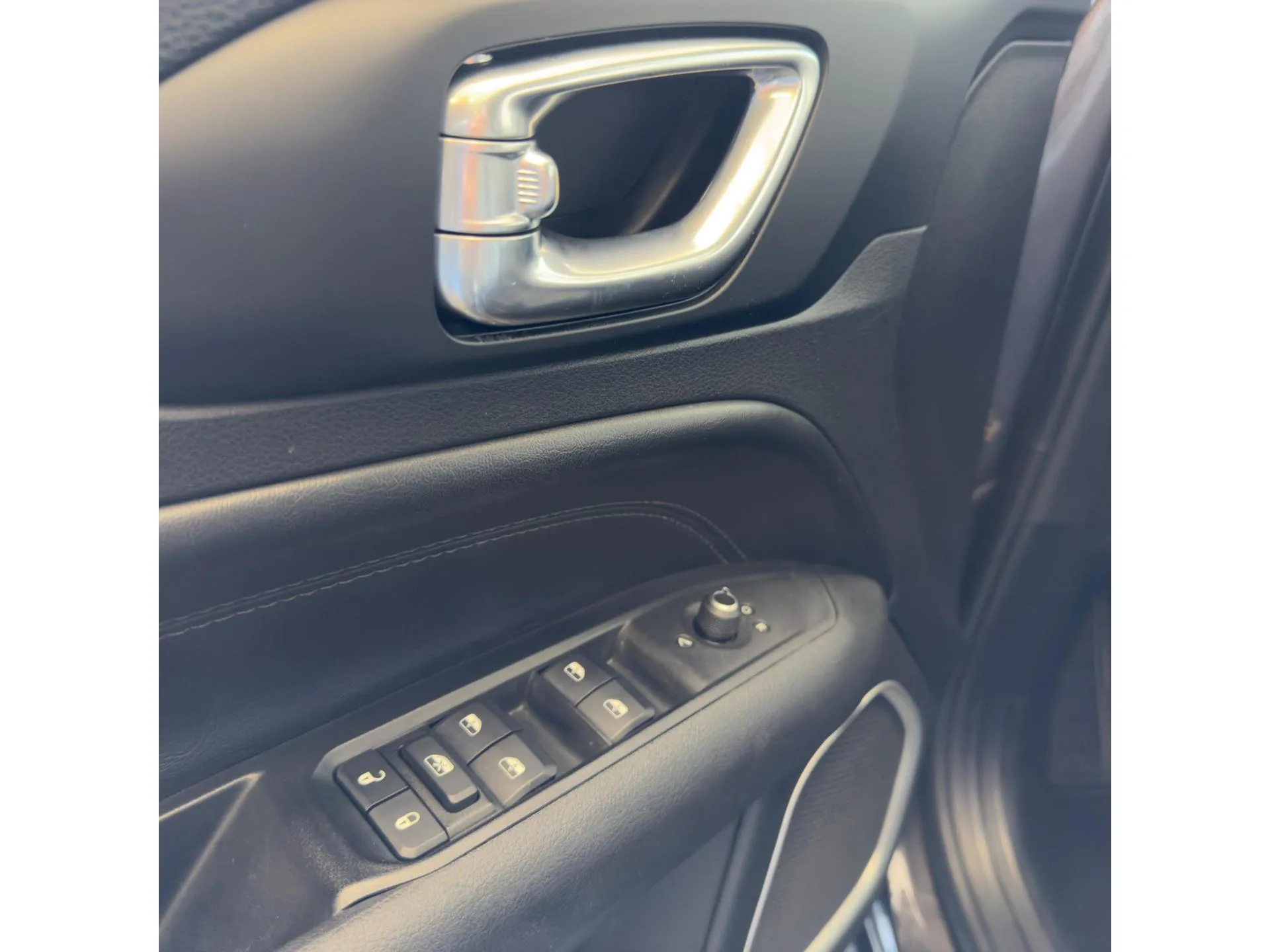 Jeep Compass — foto 11