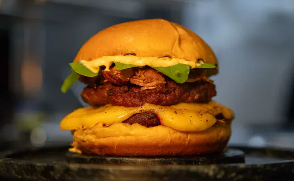 BIG QUEEN BACON