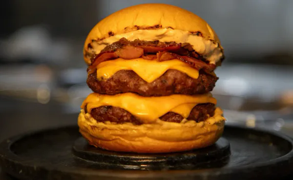 QUEEN DOUBLE CHEESE BACON